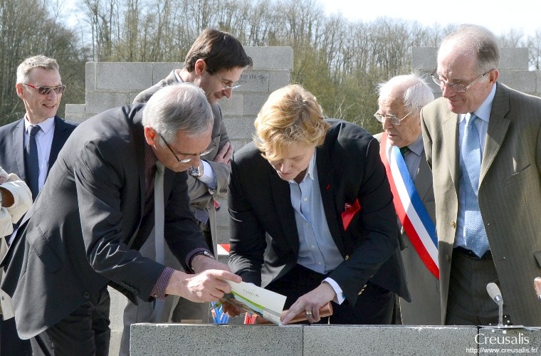 Lire la suite à propos de l’article Pose de la première pierre à La Celle Dunoise